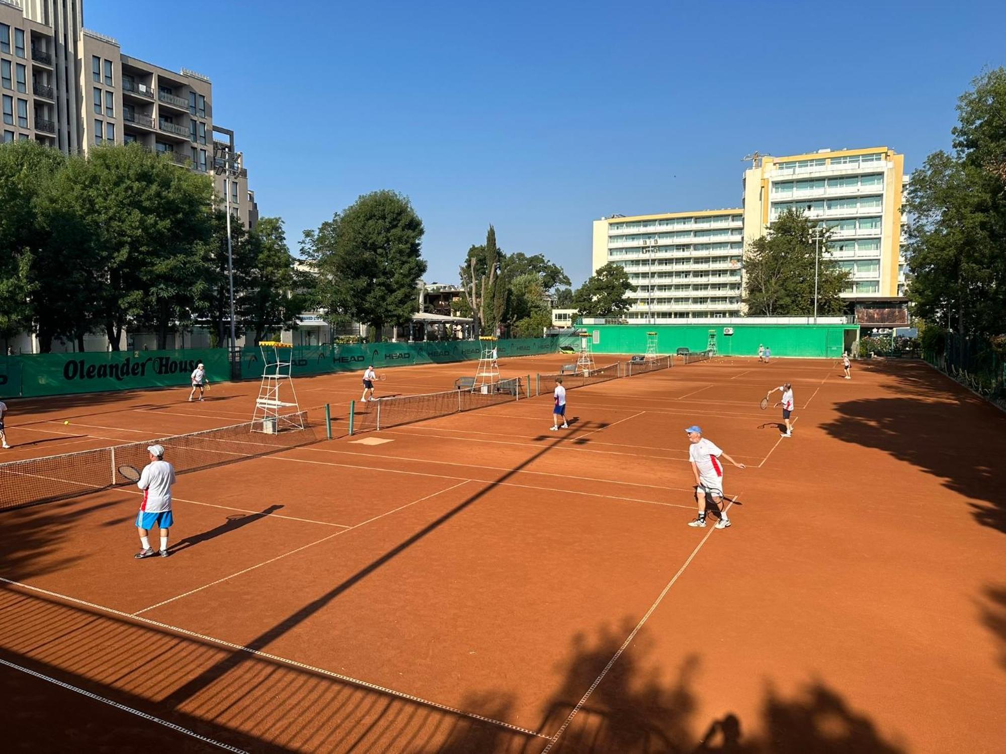 Oleander House And Tennis Club Slântsjev Brjag Eksteriør bilde