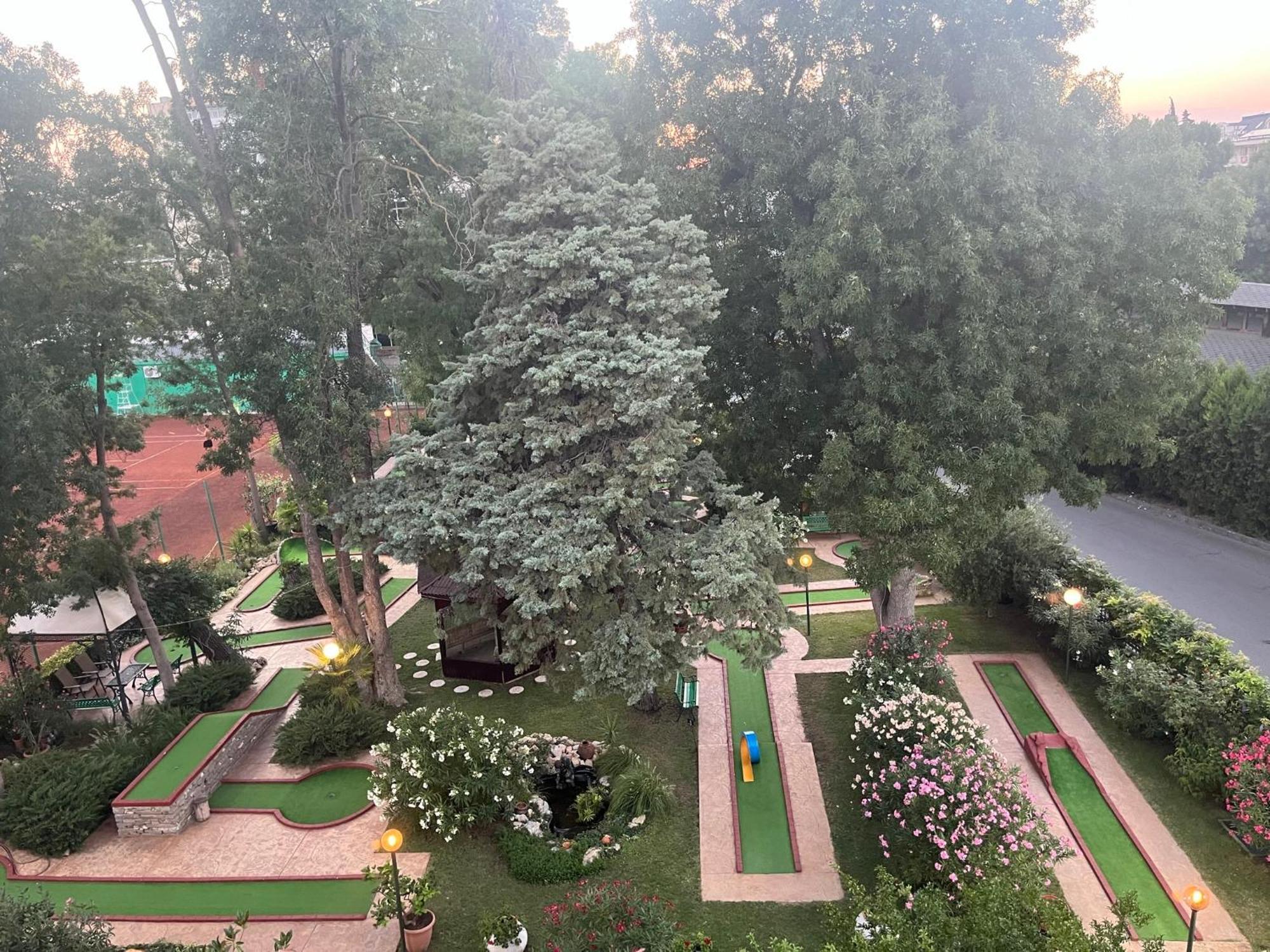 Oleander House And Tennis Club Slântsjev Brjag Eksteriør bilde